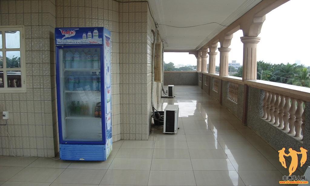 S1052022.JPG